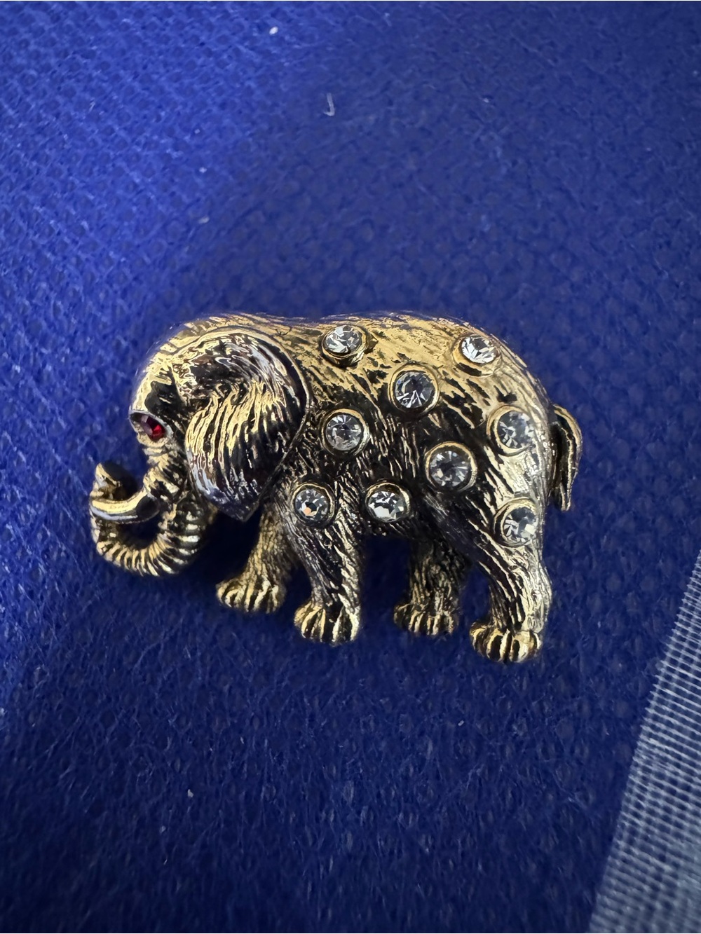 Elegant Golden Tone Elephant Brooch w/Clear Rhinestones - NWT comes w/in pouch.